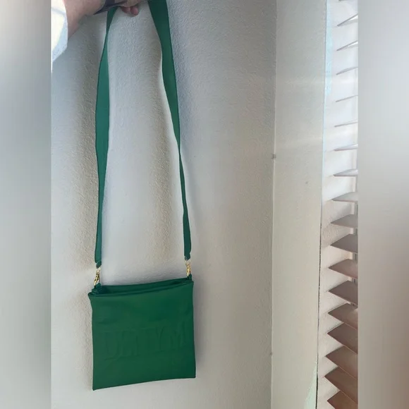 DENYM & DIAMONDS CROSSBODY ADJUSTABLE REVERSIBLE STRAP BAG COLOR KELLEY GREEN - Picture 5 of 11